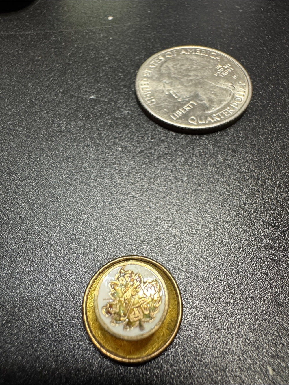 VTG Source Unknown Gold and White Floral Brooch Button - Women Jewelry Pin
